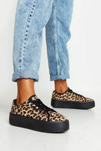 Load image into Gallery viewer, Leopard Platform Trainers
