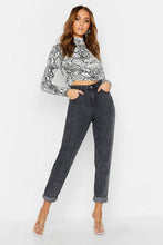 Load image into Gallery viewer, High Rise Acid Wash Boyfriend Jeans
