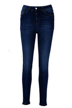Load image into Gallery viewer, Mid Rise Butt Shaper Skinny Jeans
