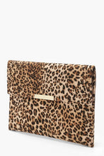Load image into Gallery viewer, Leopard Envelope Clutch Bag
