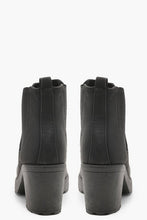 Load image into Gallery viewer, Wide Fit Chunky Cleated Heel Chelsea Boots

