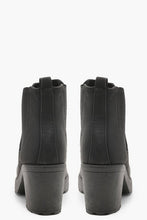 Load image into Gallery viewer, Wide Fit Chunky Cleated Heel Chelsea Boots
