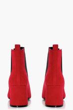 Load image into Gallery viewer, Pull On Elastic Insert Chelsea Boots
