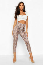 Load image into Gallery viewer, Tonal Snake Highwaist Leggings
