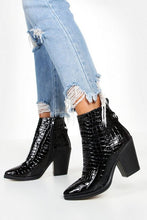 Load image into Gallery viewer, Croc Block Heel Pointed Toe Western Boots
