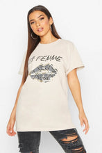 Load image into Gallery viewer, Snake Lips Foil Print T-Shirt
