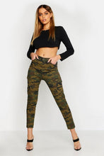 Load image into Gallery viewer, Camo Pocket Detail Skinny Jean
