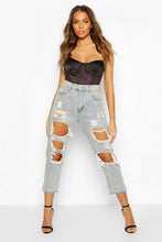 Load image into Gallery viewer, High Rise Distressed Vintage Wash Jean
