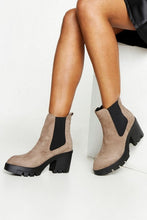 Load image into Gallery viewer, Chunky Block Heel Chelsea Boots
