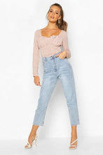 Load image into Gallery viewer, Mid Rise Straight Leg Jean
