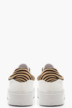 Load image into Gallery viewer, Zebra Panel Platform Trainers
