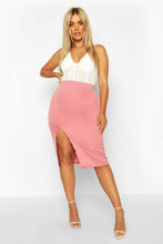 Load image into Gallery viewer, Plus Scuba Scallop Split Midi Skirt
