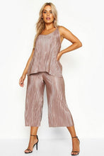 Load image into Gallery viewer, Plus plisse Swing Cami + Culotte Co-Ord
