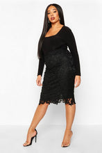 Load image into Gallery viewer, Plus Crochet Lace Midi Skirt
