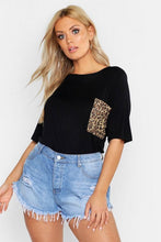 Load image into Gallery viewer, Plus Leopard Print Pocket T-Shirt
