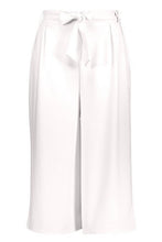 Load image into Gallery viewer, Plus Self Belt Structured Culotte Pants
