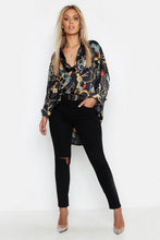 Load image into Gallery viewer, Plus Satin Chain Print Oversized Shirt
