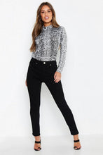Load image into Gallery viewer, Petite High Waist Skinny Jeans
