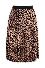 Load image into Gallery viewer, Petite Leopard Print Pleated Midi Skirt
