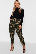 Load image into Gallery viewer, Plus Ripped Pocket Denim Cargo Jeans
